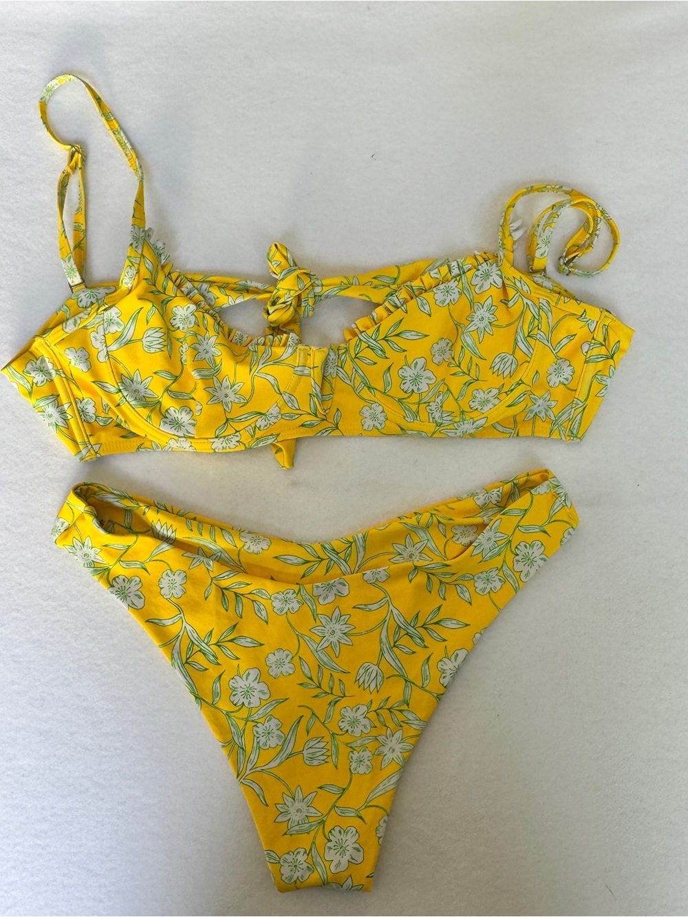Zaful Woman’s Yellow Size Med 6 Floral Bikini Set ruffle Underwire Cheeky